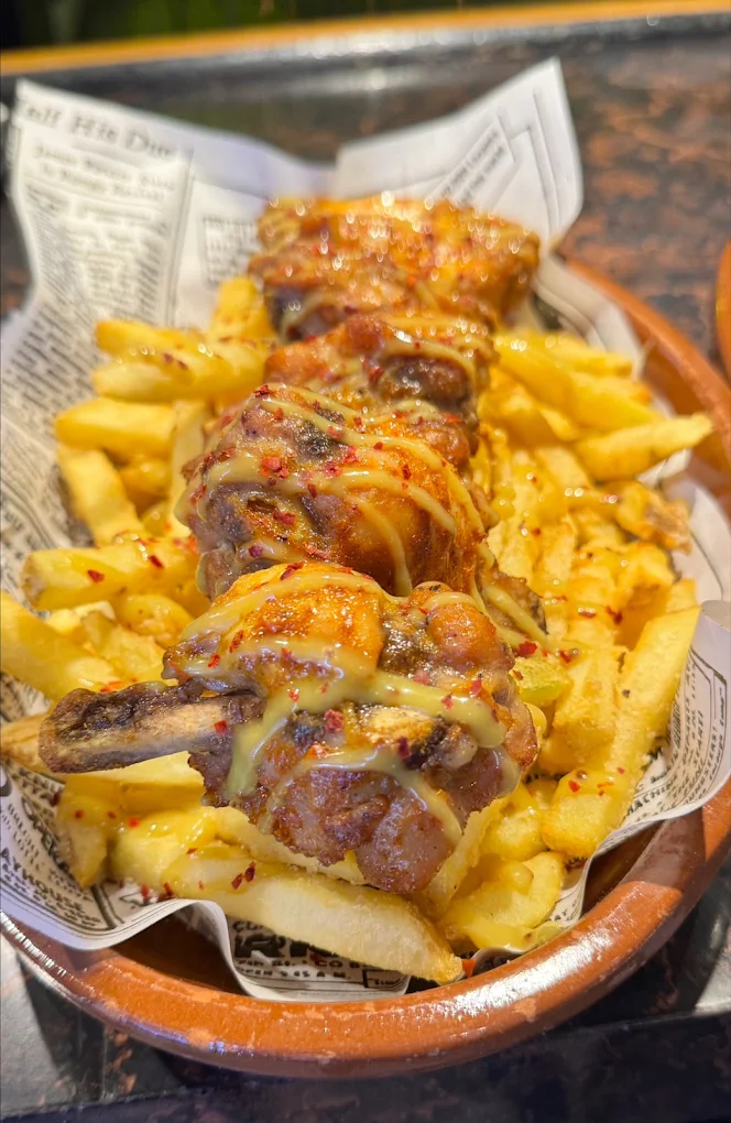 Ración de la casa con patatas al estilo AL LÍO!